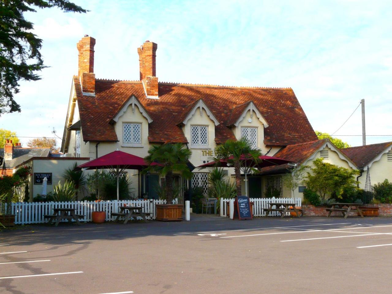 Twin Oaks Guest House Cadnam Exterior photo